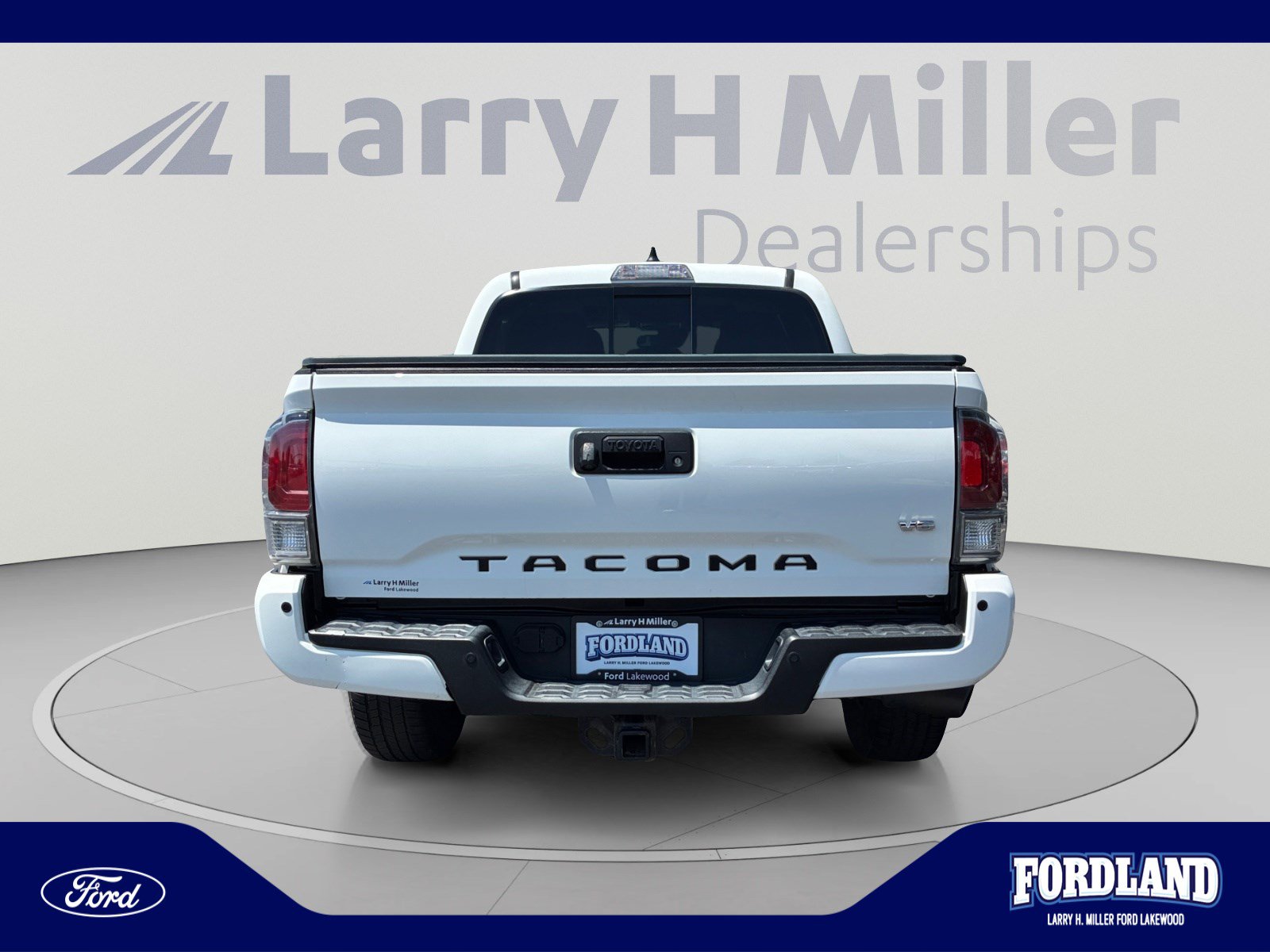 Used 2020 Toyota Tacoma TRD Off-Road w/ TRD Premium Off Road Package AWD/4WD image 4