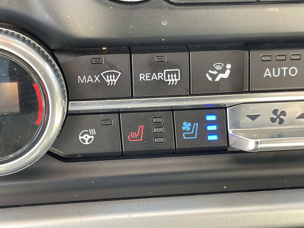 Used 2024 Ford Expedition Limited image 32