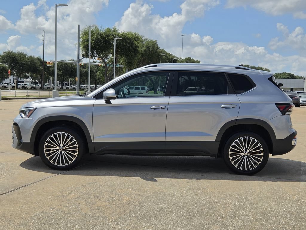 Used 2026 Volkswagen Taos SE FWD image 6