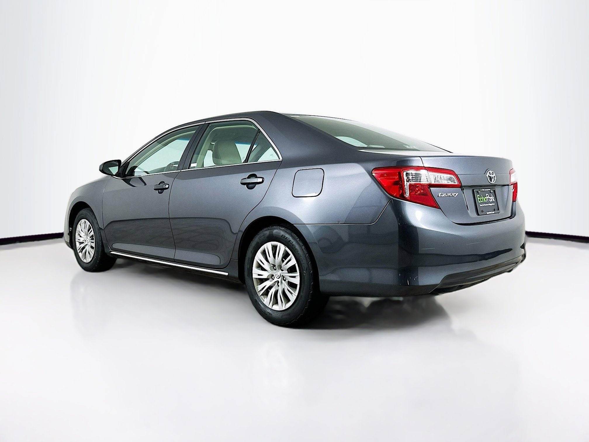 Used 2012 Toyota Camry LE image 5