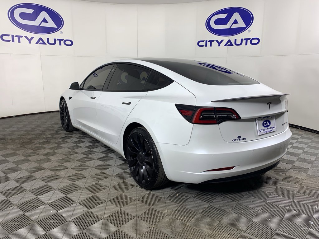 Used 2022 Tesla Model 3 Performance image 4