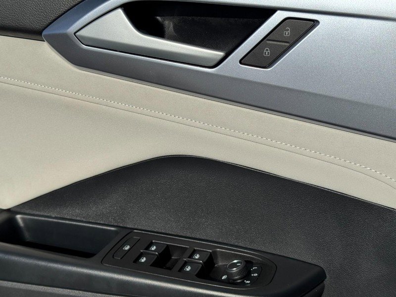 Used 2025 Volkswagen Taos SE image 24