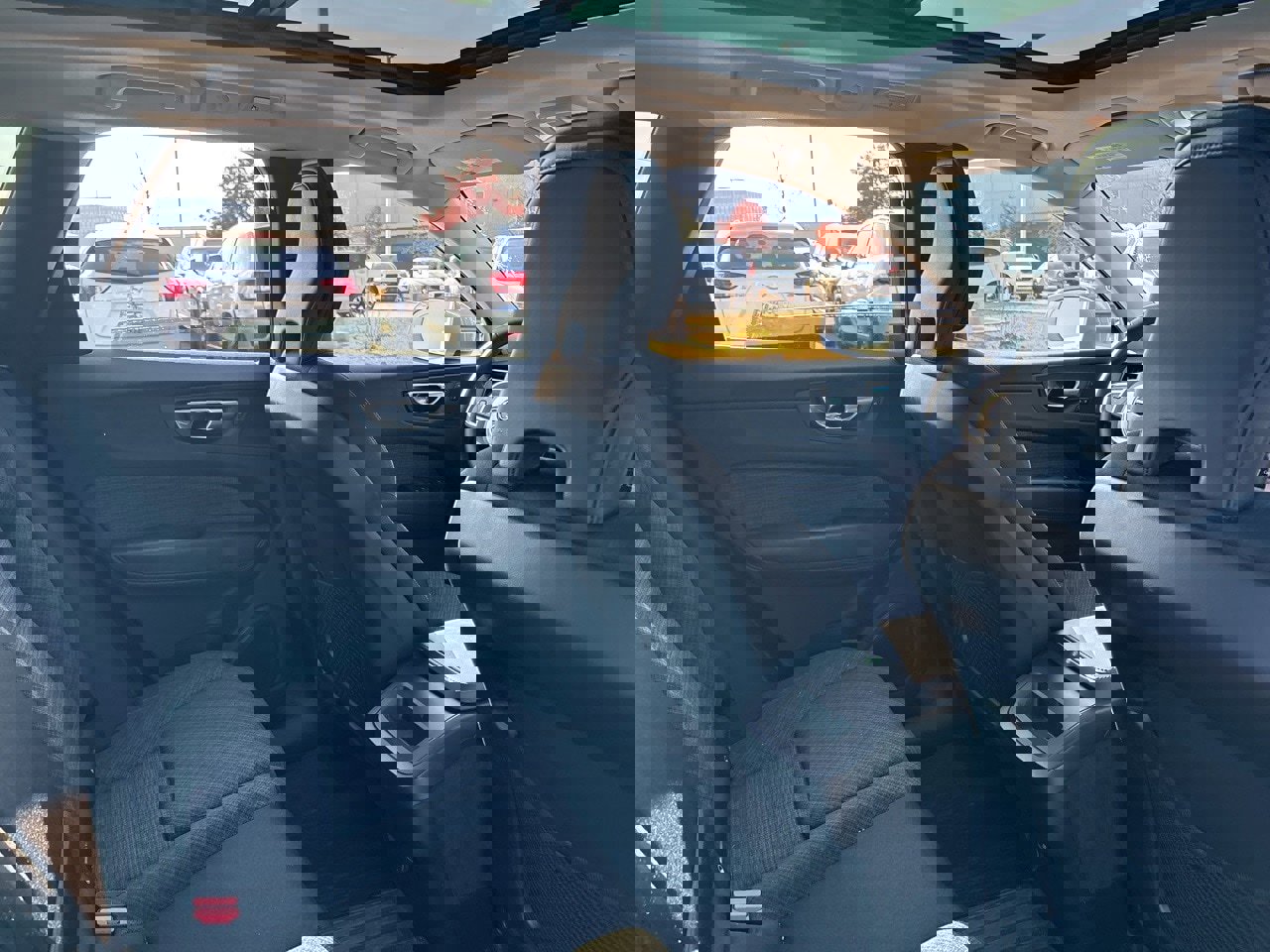 Certified 2023 Volvo XC60 B5 Core image 11