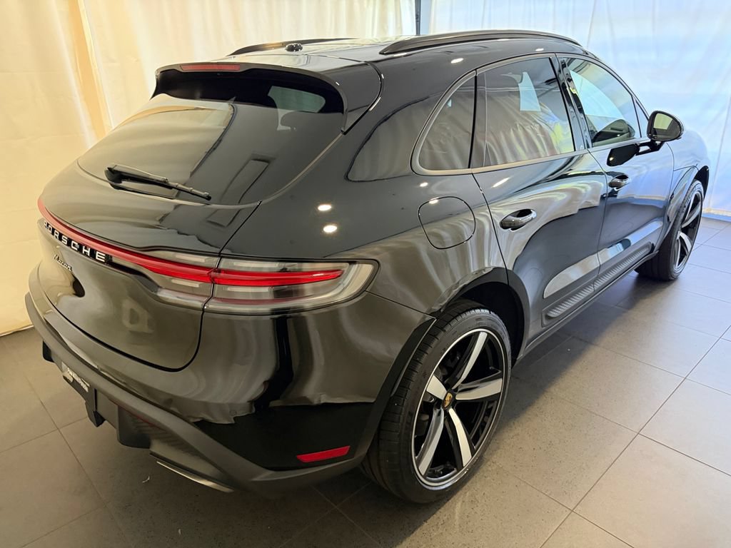 Certified 2026 Porsche Macan AWD/4WD image 9