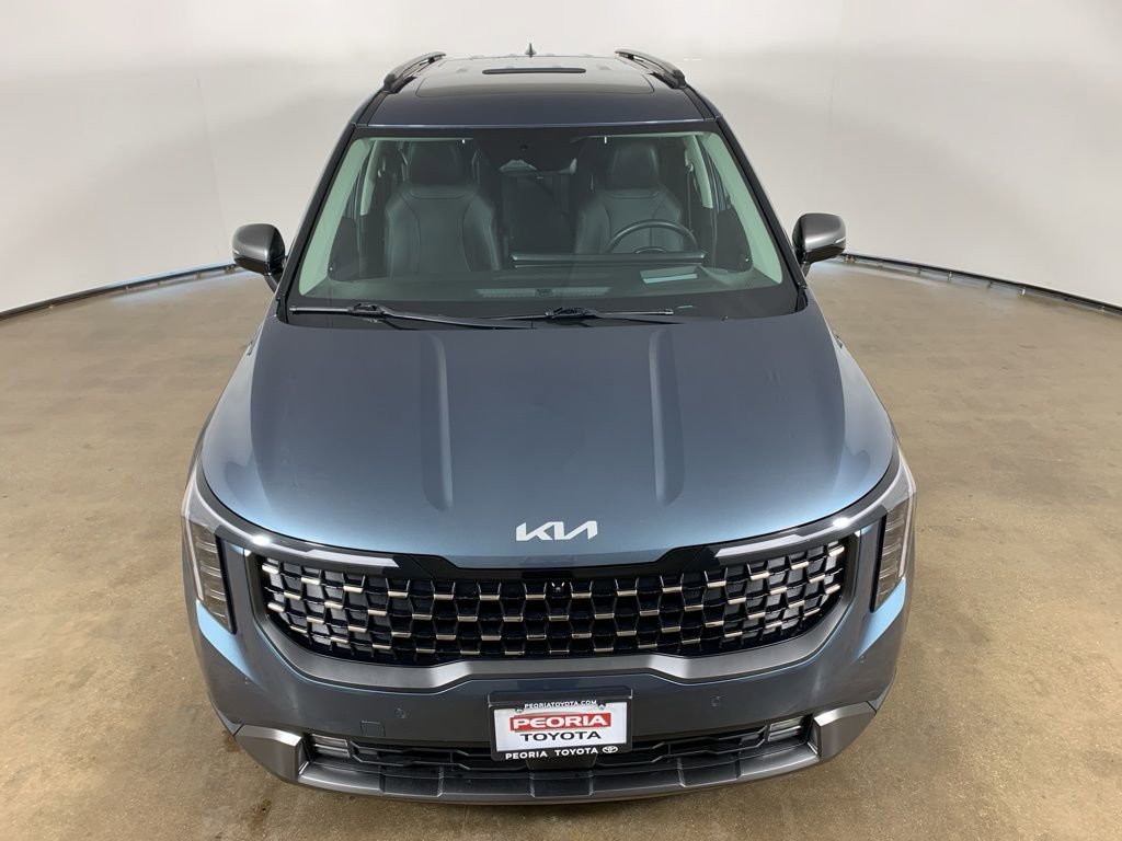 Used 2025 Kia Carnival SX Prestige image 4