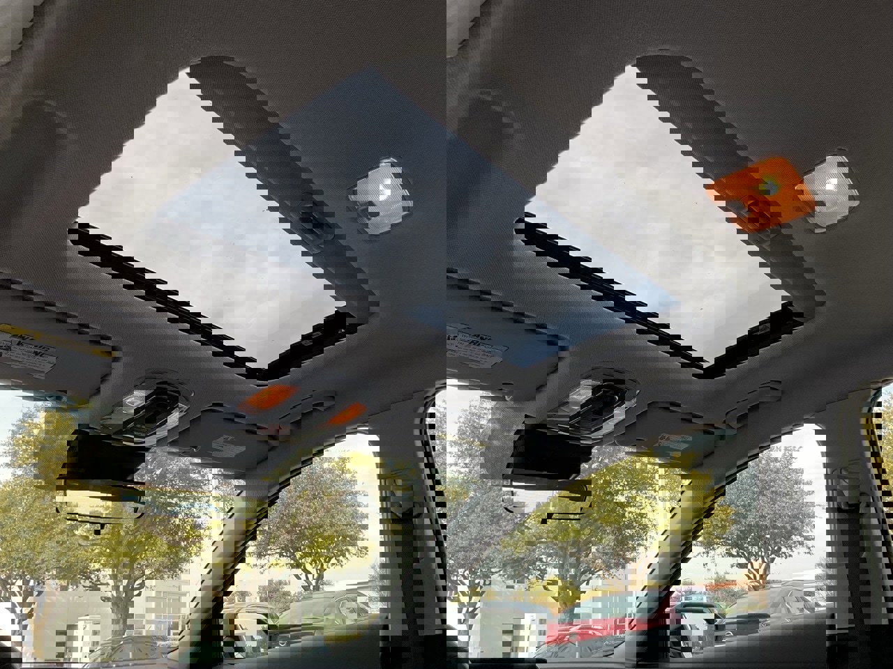 Used 2025 Hyundai Elantra SEL image 18