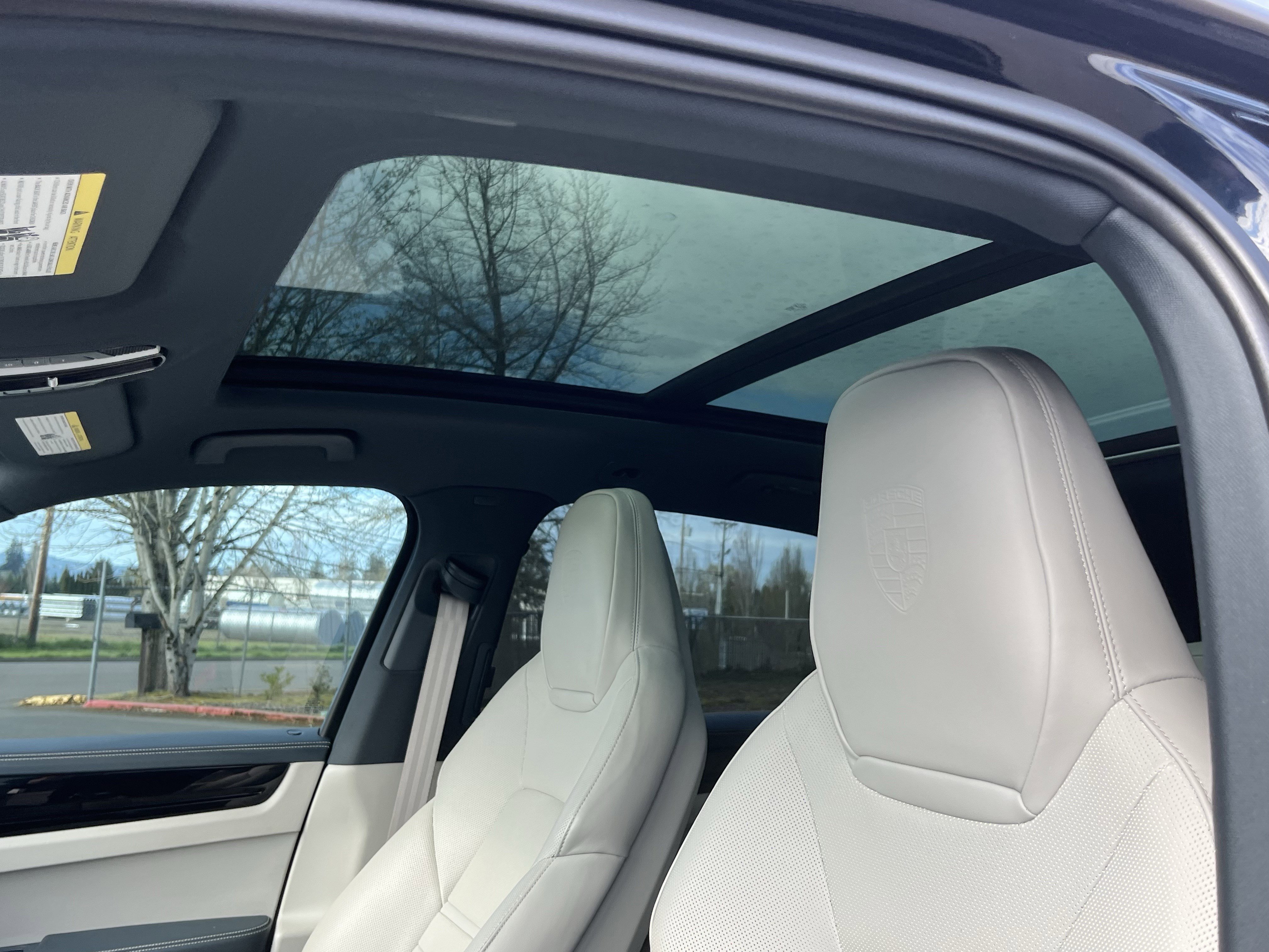 Used 2023 Porsche Cayenne Platinum Edition image 19
