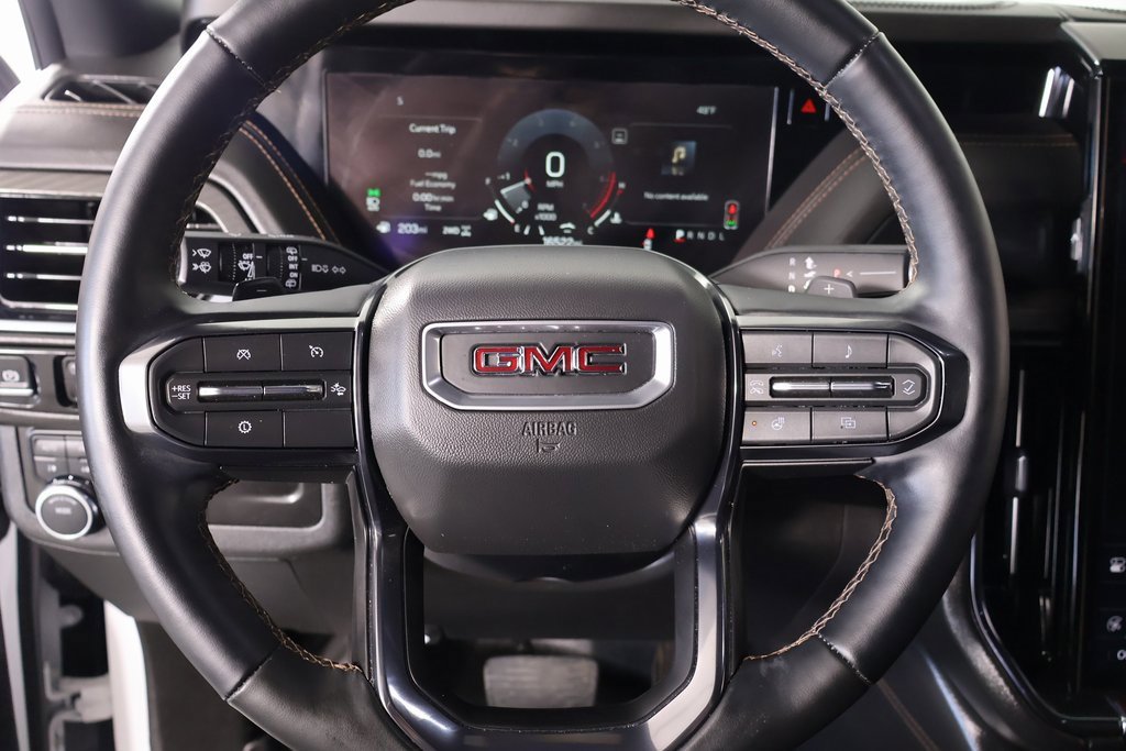 Used 2025 GMC Yukon XL AT4 w/ AT4 Premium Package image 3