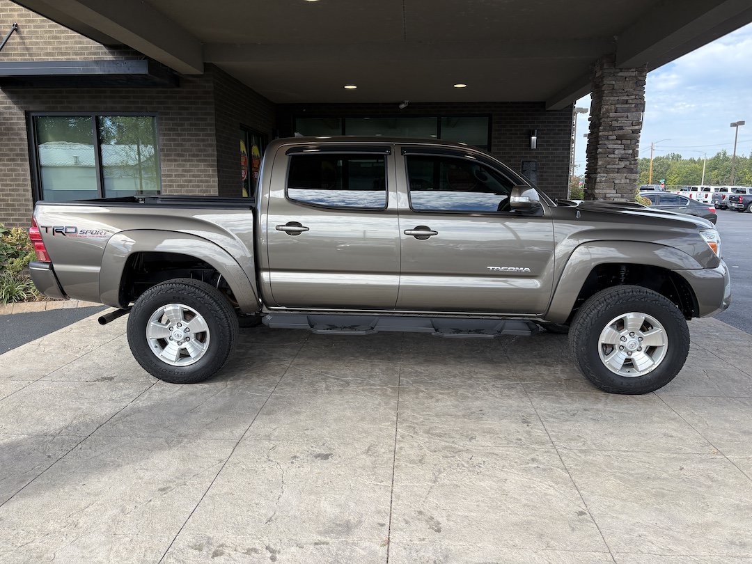 Used 2014 Toyota Tacoma 4x4 Double Cab w/ TRD Sport Package image 5