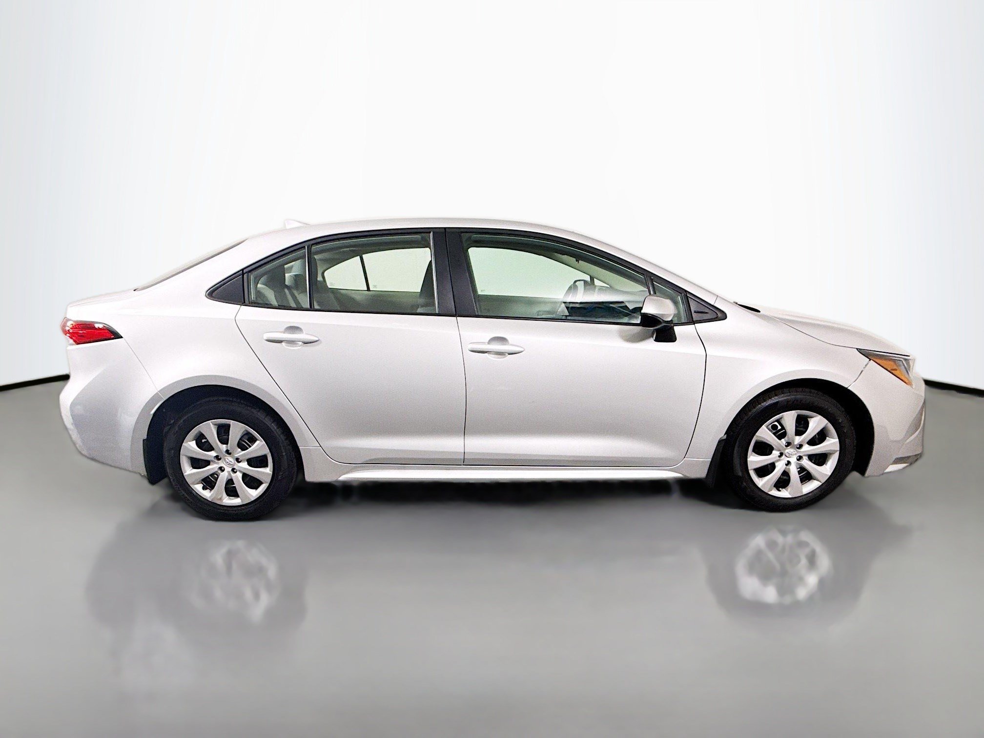 Used 2026 Toyota Corolla LE FWD image 11