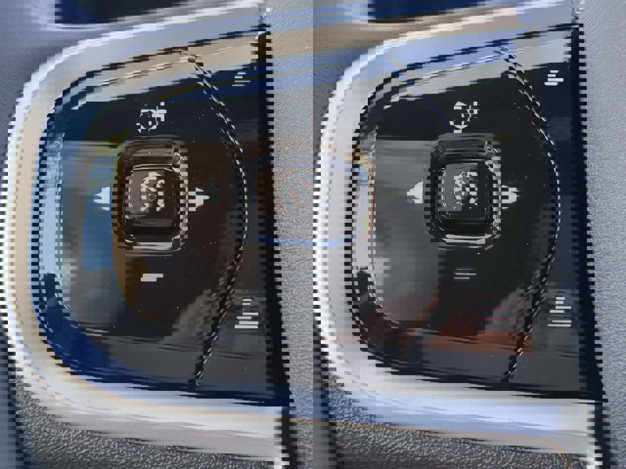 New 2026 Volvo XC60 B5 Core w/ Climate Package image 24