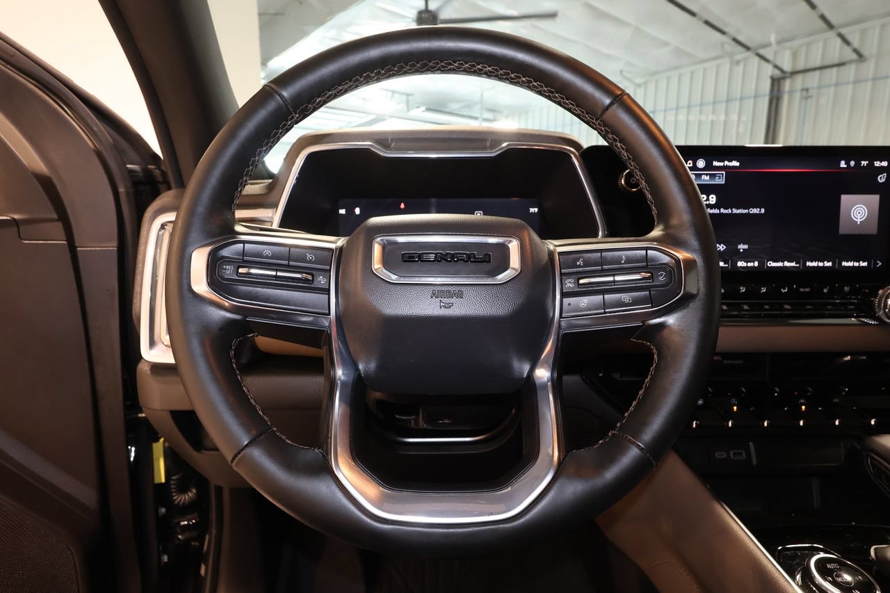 Certified 2023 GMC Canyon Denali w/ Denali Black Edition AWD/4WD image 10