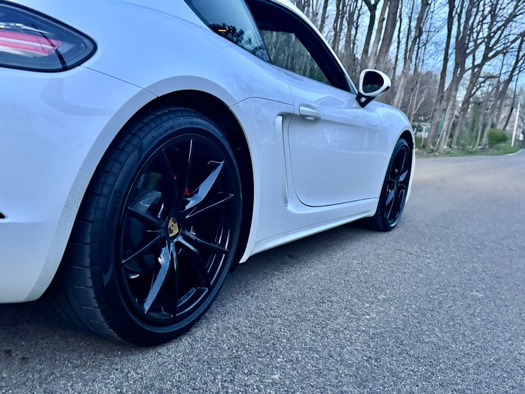 Used 2024 Porsche 718 Cayman S RWD image 7
