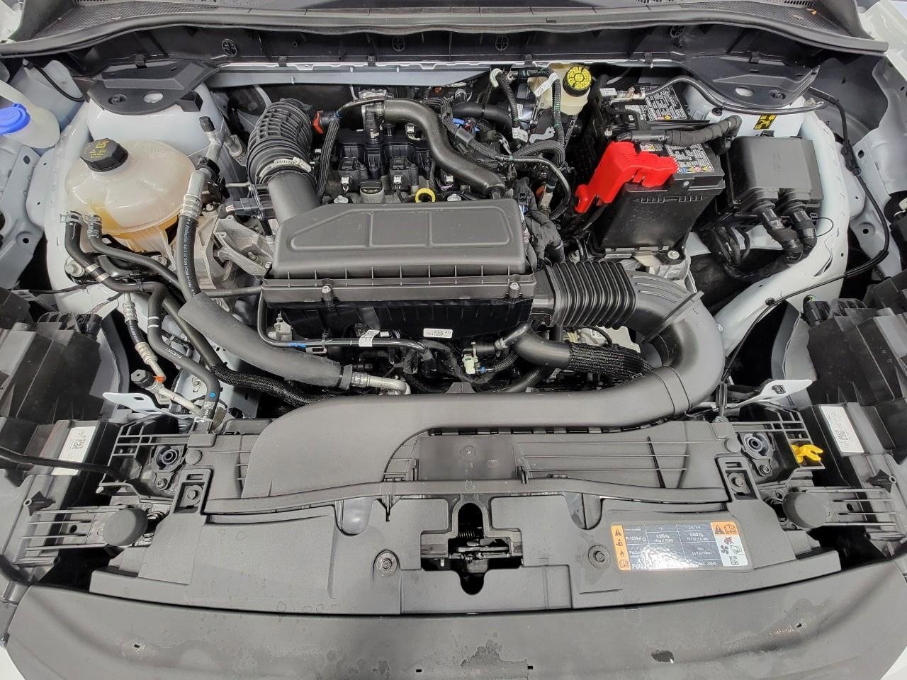 Used 2025 Ford Escape Active image 8