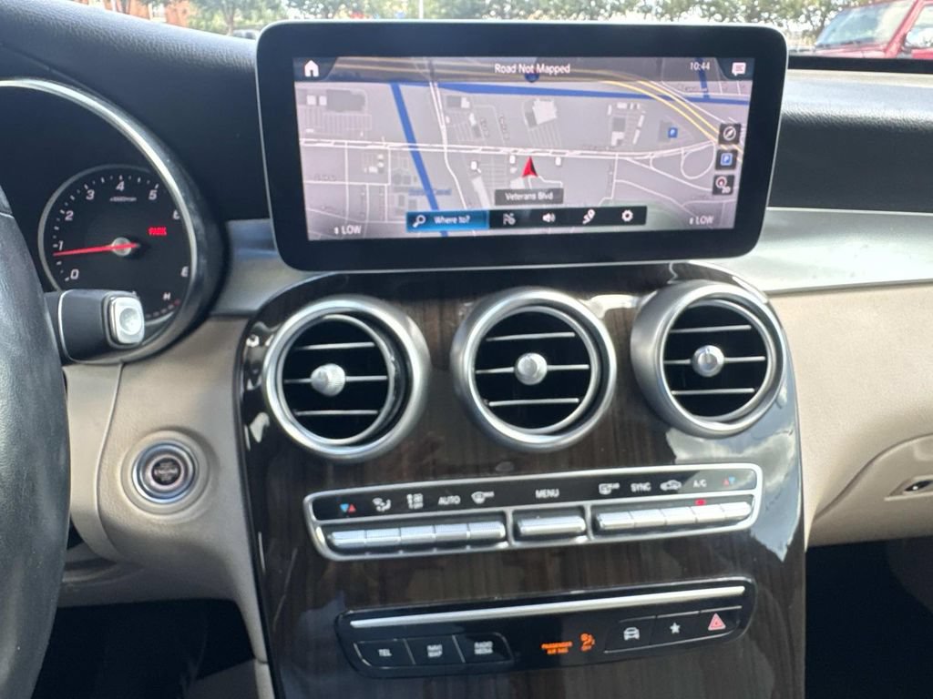 Used 2020 Mercedes-Benz GLC 300 4MATIC w/ Multimedia Package image 27