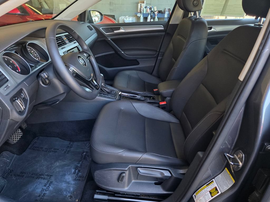 Used 2015 Volkswagen Golf S FWD image 16