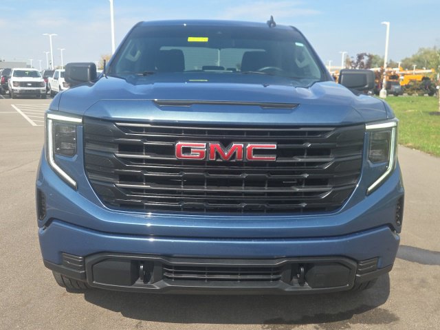 Used 2024 GMC Sierra 1500 Pro w/ Graphite Edition AWD/4WD image 3