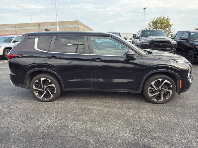 Used 2024 Mitsubishi Outlander SE FWD image 3