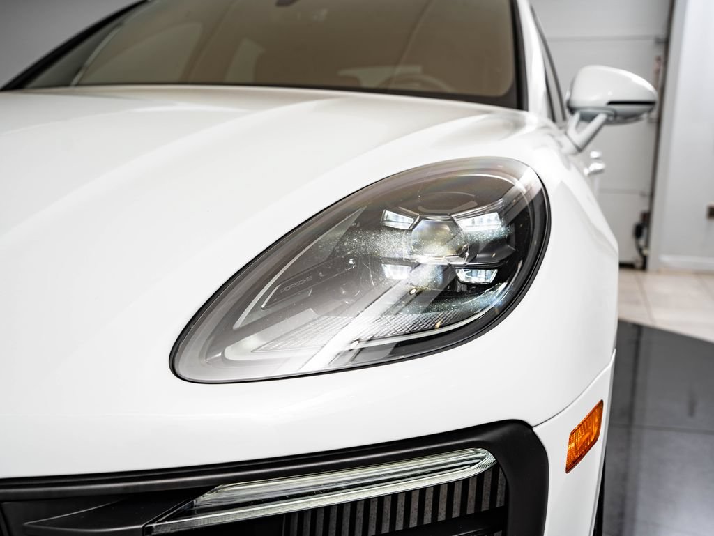 Certified 2026 Porsche Macan GTS AWD/4WD image 14