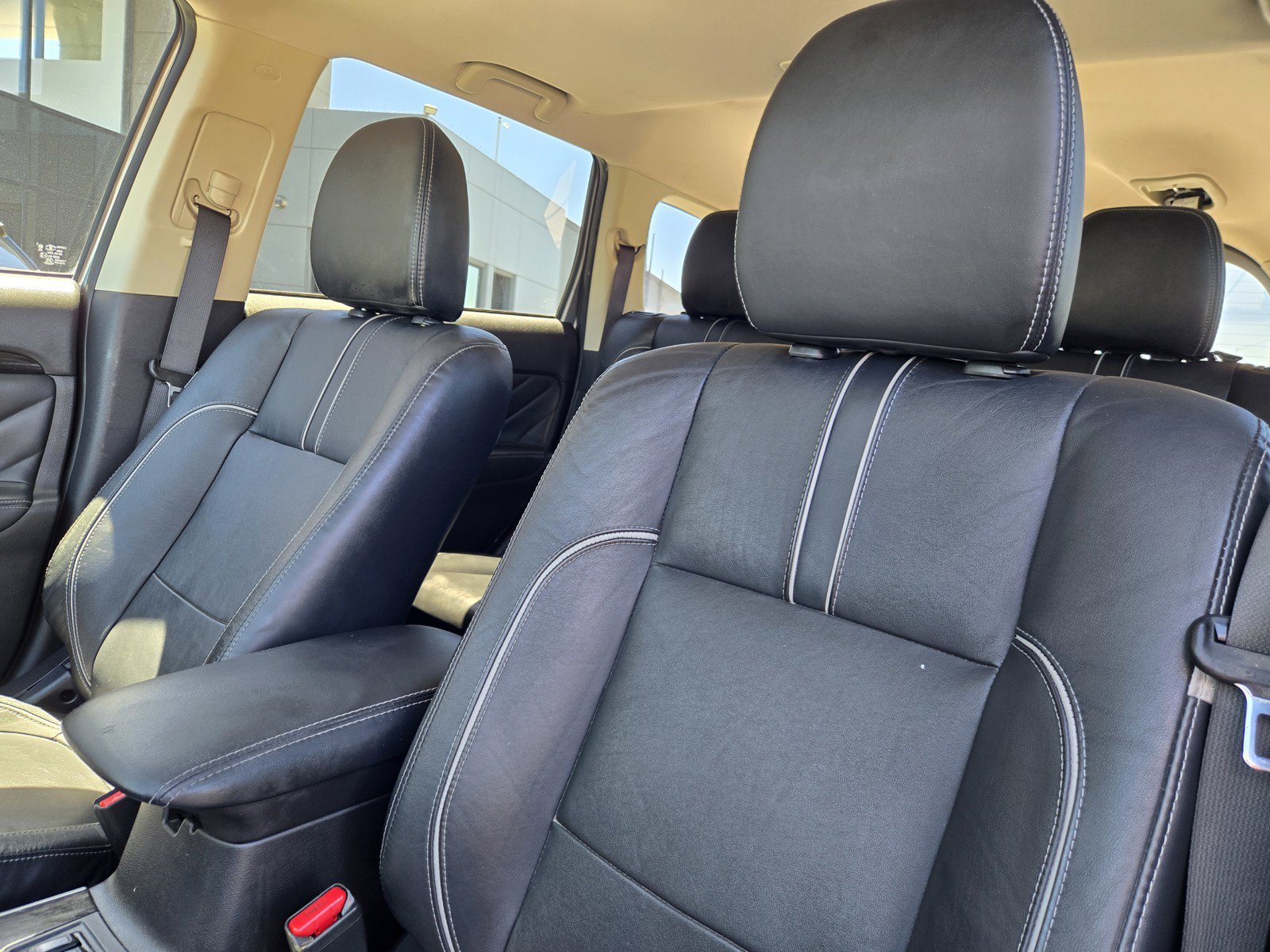 Used 2018 Mitsubishi Outlander 4WD Plug-In Hybrid image 16