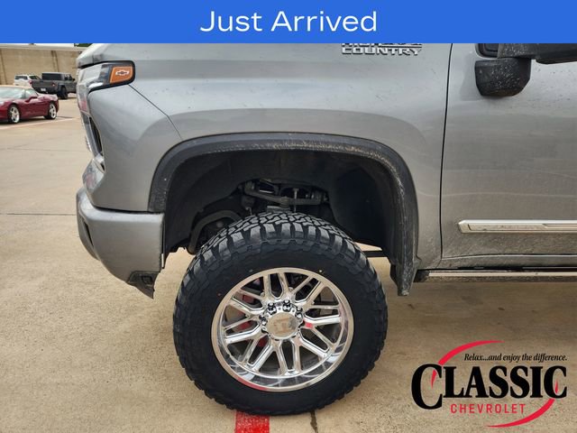 Used 2024 Chevrolet Silverado 2500 High Country w/ Technology Package AWD/4WD image 10