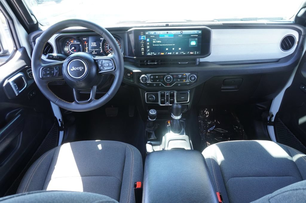 Used 2024 Jeep Wrangler Unlimited Sport AWD/4WD image 15