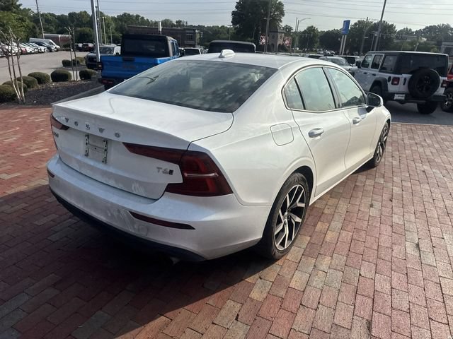 Used 2020 Volvo S60 T6 Momentum AWD/4WD image 14