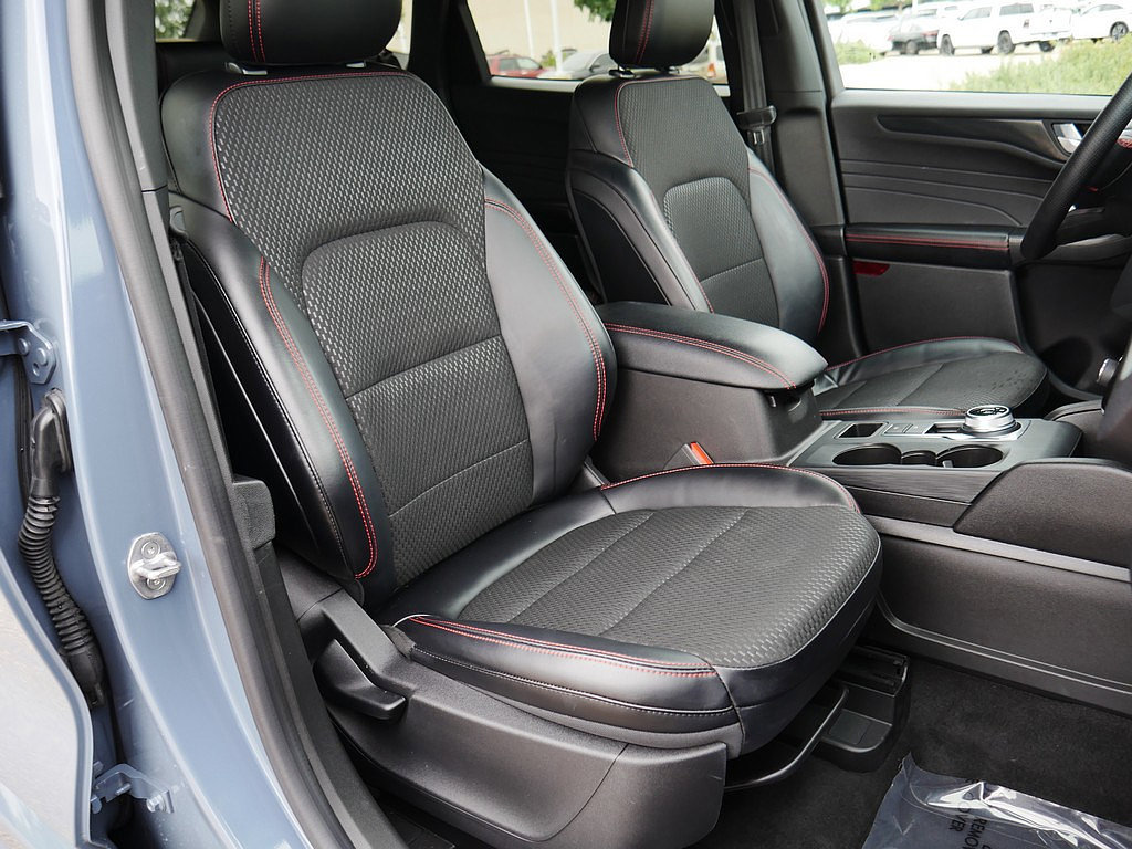 Used 2024 Ford Escape ST-Line w/ Tech Pack #1 AWD/4WD image 58