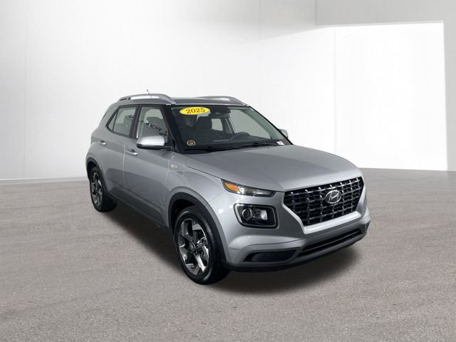 Used 2025 Hyundai Venue SEL image 12