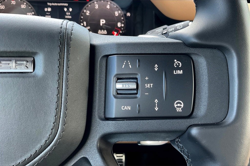 Used 2025 Land Rover Defender 110 V8 image 12