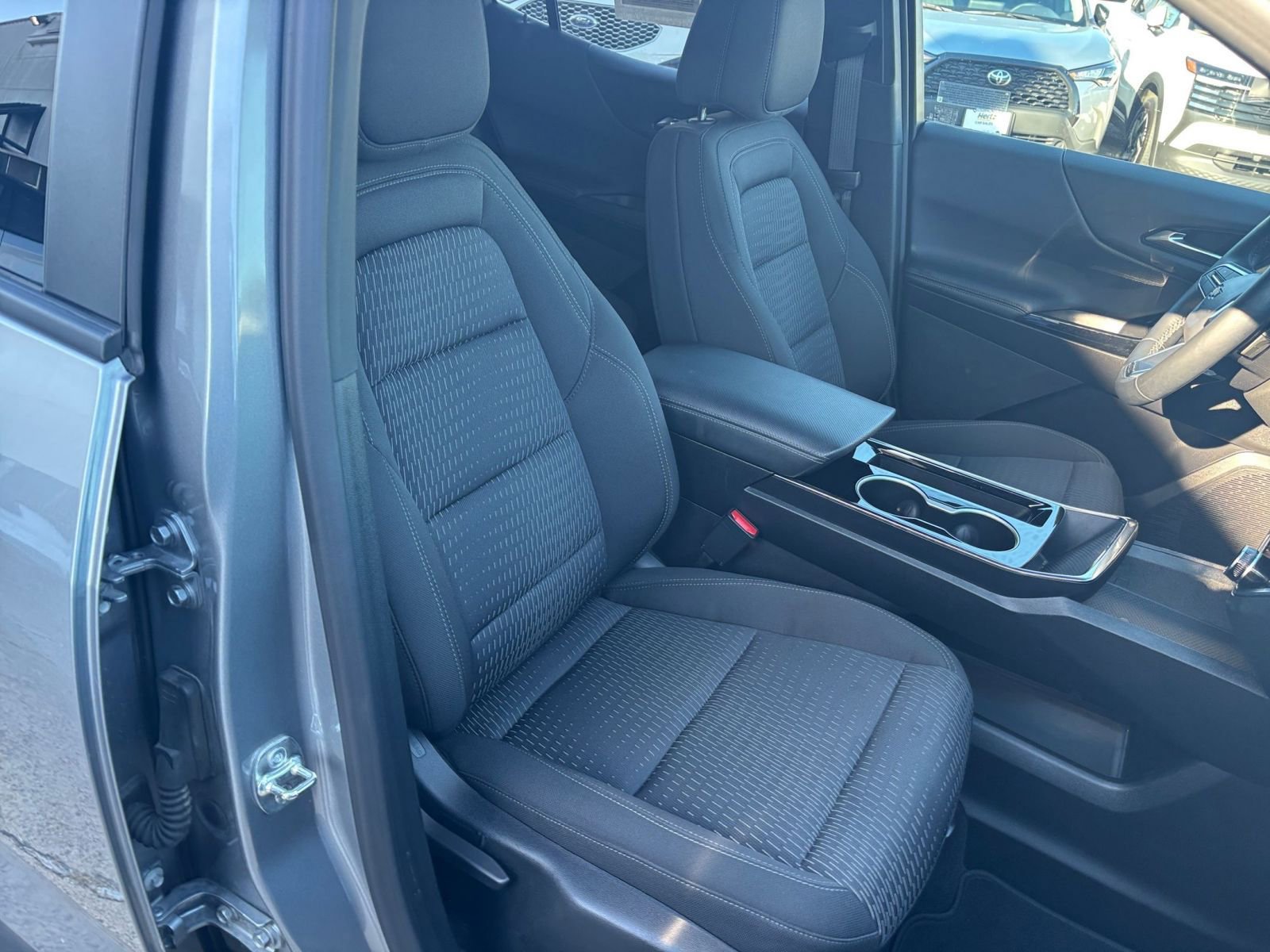 Used 2025 Chevrolet Equinox LT image 35