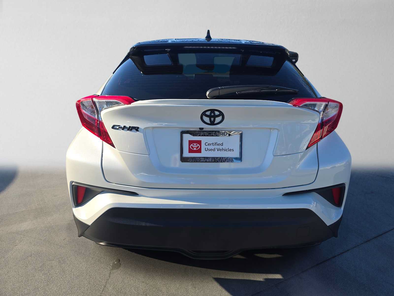 Certified 2020 Toyota C-HR XLE FWD image 4