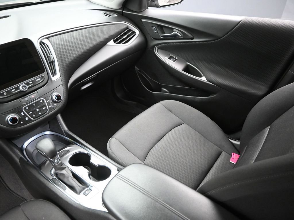 Used 2024 Chevrolet Malibu LT image 12
