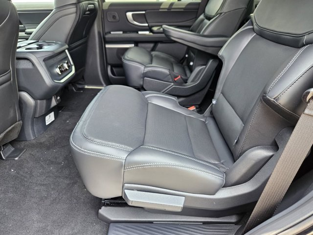 New 2027 Ford Expedition Platinum w/ Stealth Appearance Package AWD/4WD image 18