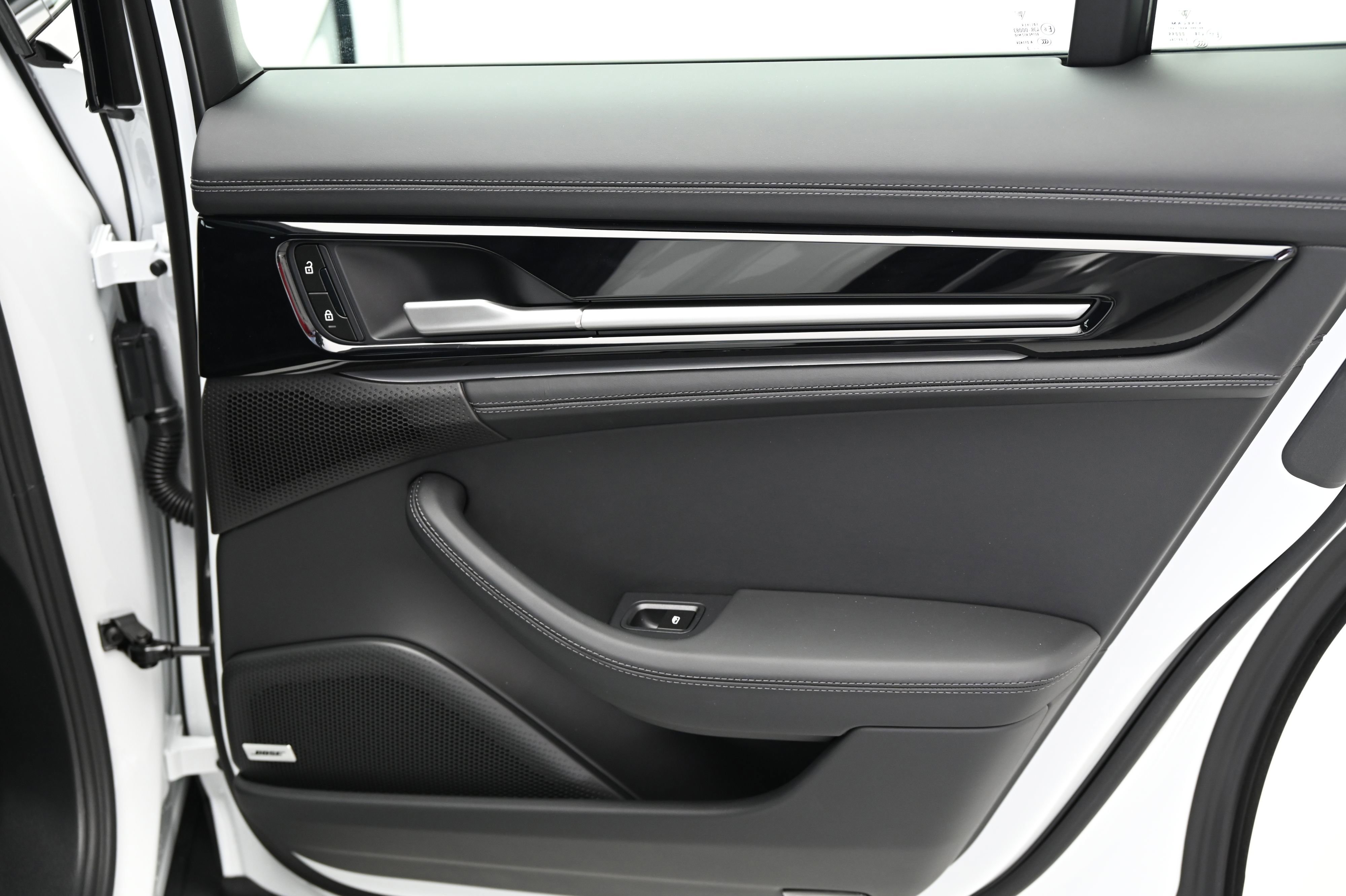 Used 2024 Porsche Panamera 4 image 22