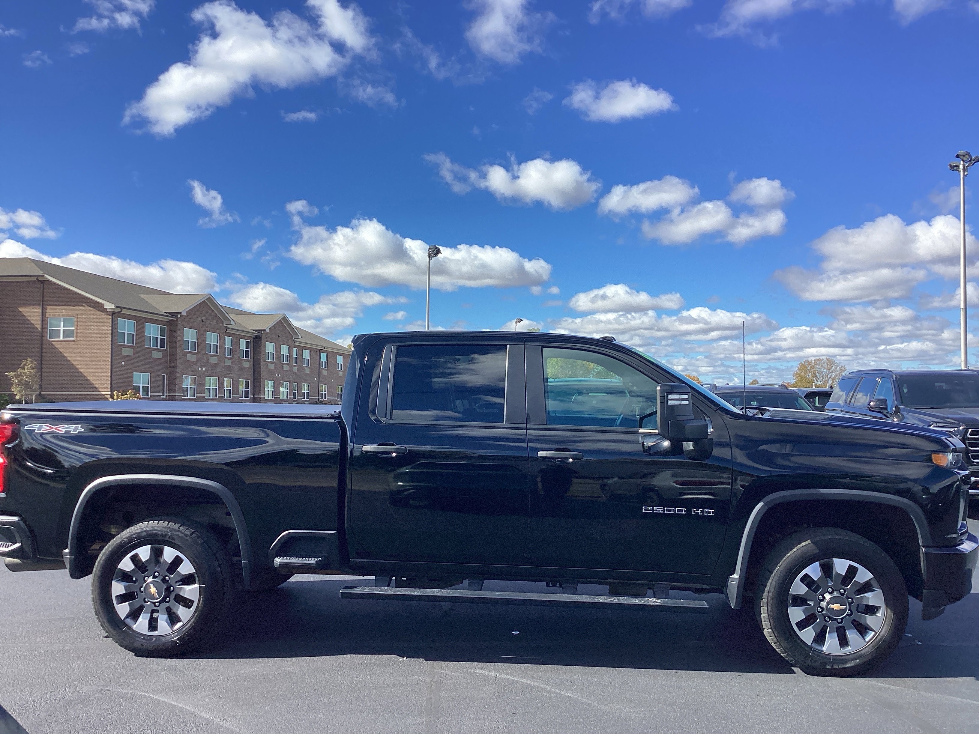 Used 2021 Chevrolet Silverado 2500 Custom w/ Custom Convenience Package image 7