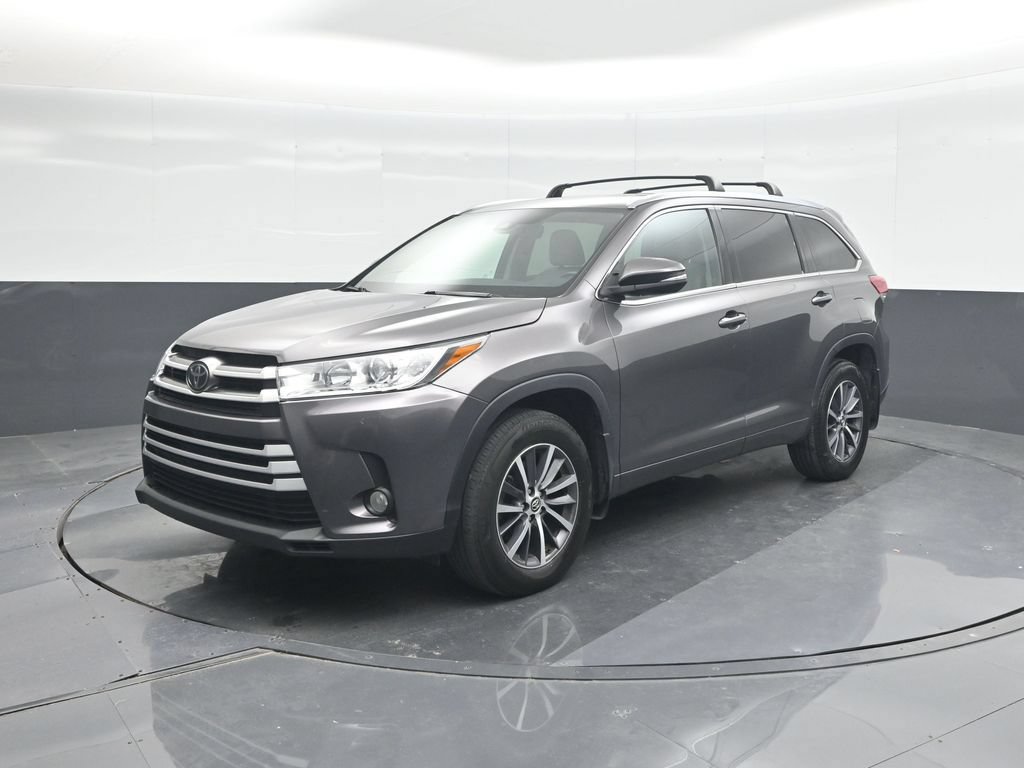 Used 2017 Toyota Highlander XLE AWD/4WD image 30