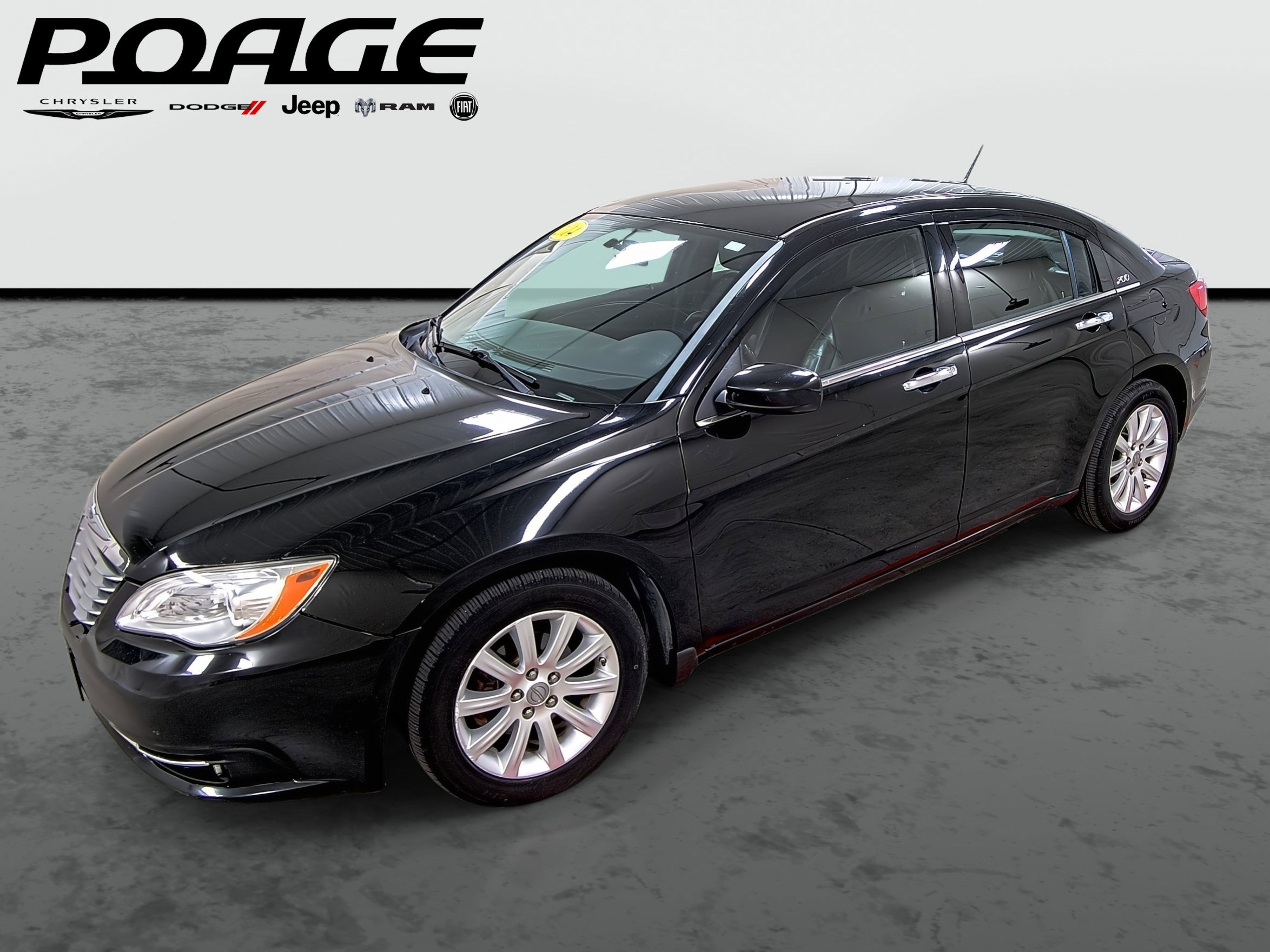 Used 2014 Chrysler 200 Limited image 1