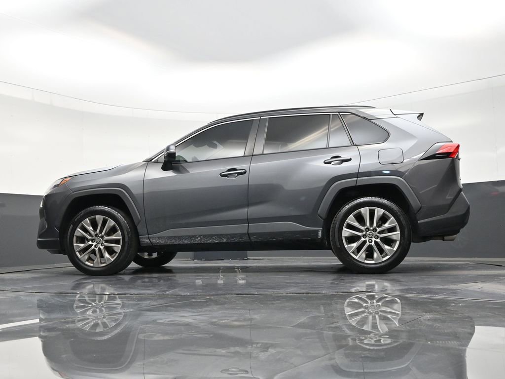 Used 2022 Toyota RAV4 XLE Premium AWD/4WD image 22