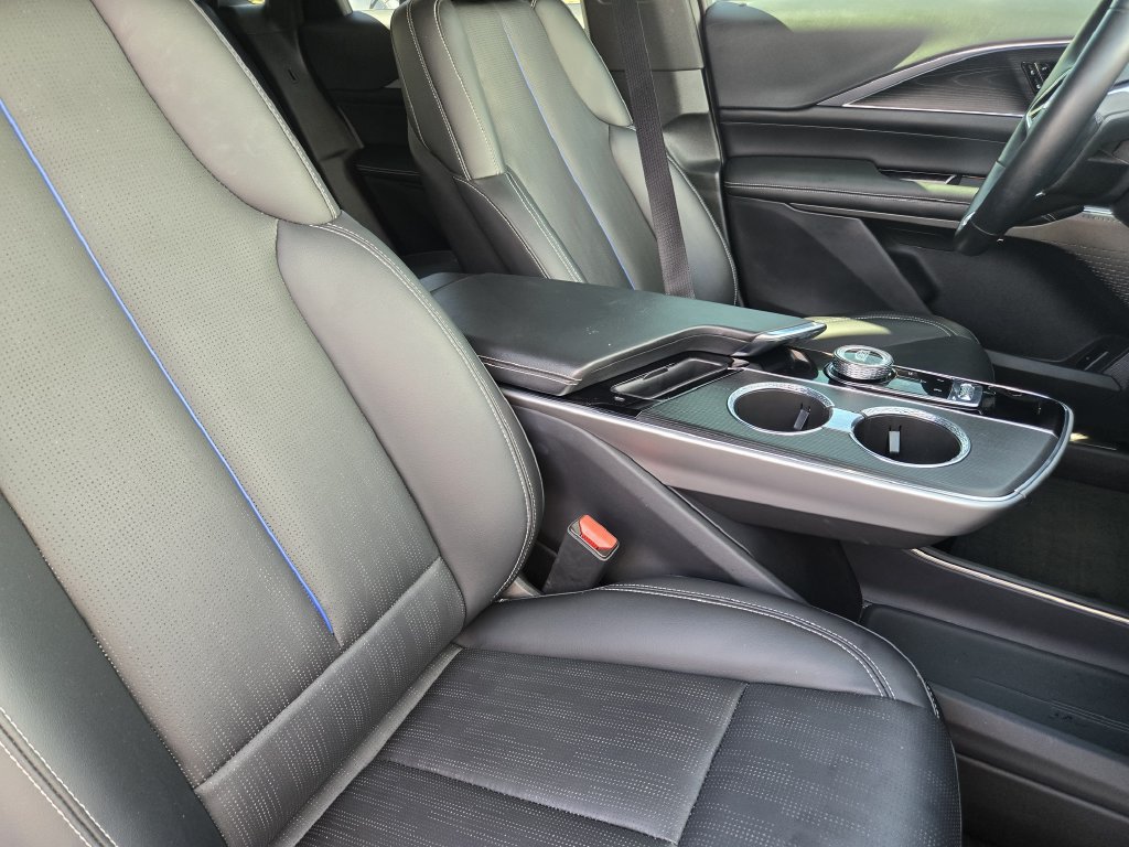Certified 2024 Cadillac Lyriq Luxury RWD image 9