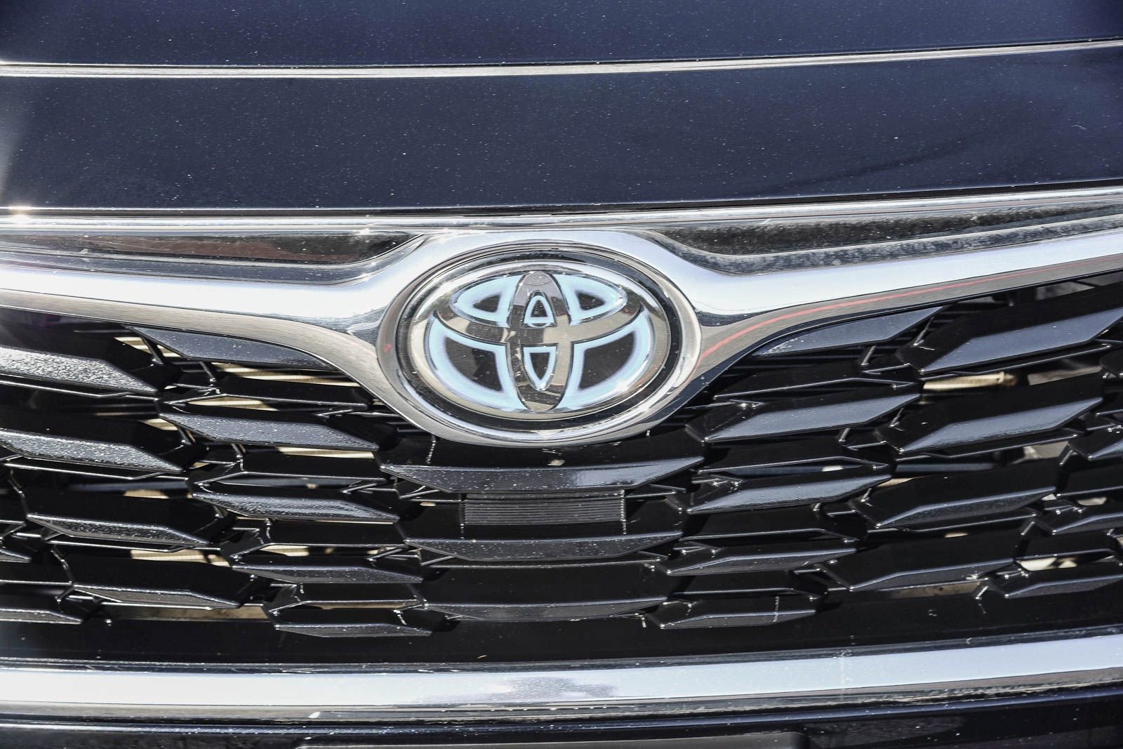 Used 2023 Toyota Highlander Limited image 13