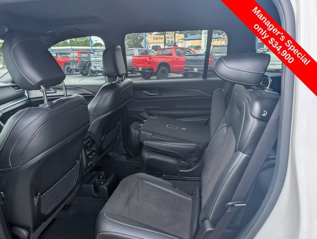 Used 2024 Jeep Grand Cherokee L Altitude AWD/4WD image 9