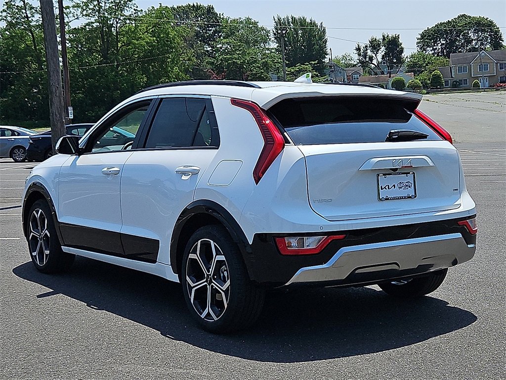 New 2025 Kia Niro EX Touring image 4
