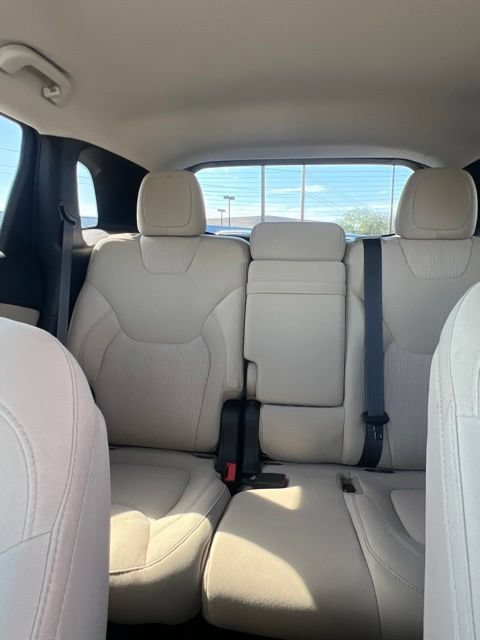 Used 2015 Jeep Cherokee Latitude FWD image 34