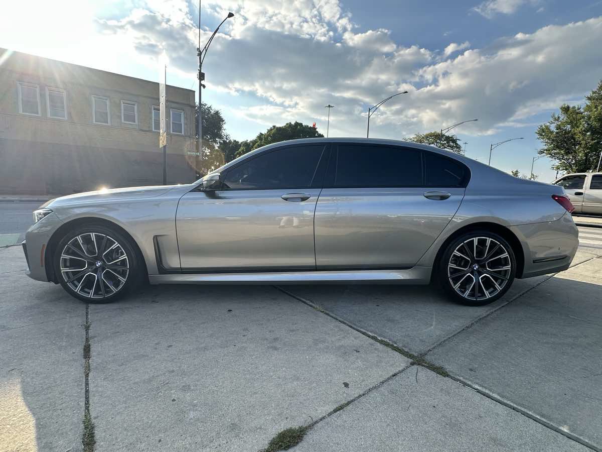 Used 2022 BMW 750i xDrive w/ Luxury Rear Seating Package AWD/4WD image 8