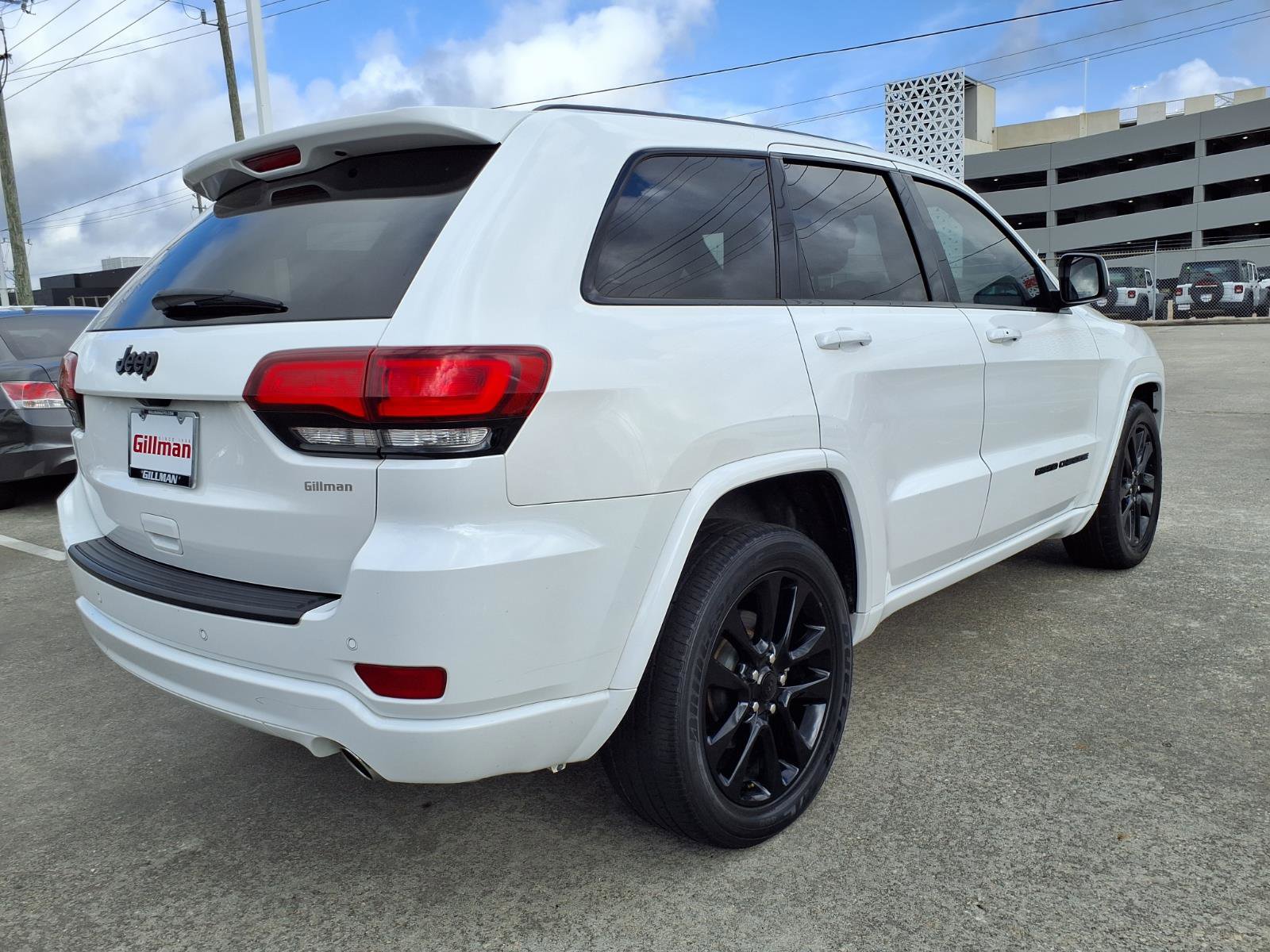 Used 2019 Jeep Grand Cherokee Altitude RWD image 27