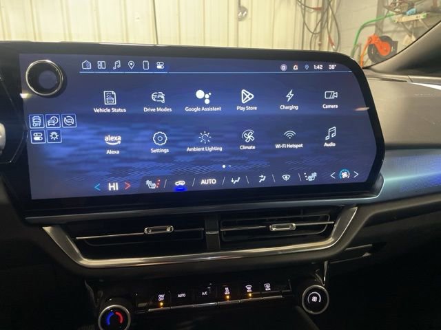 Used 2025 Chevrolet Equinox EV LT w/ Convenience Package image 25