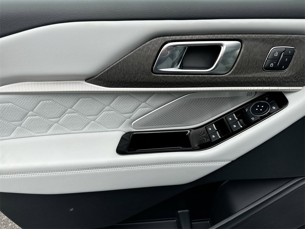 New 2026 Ford Explorer Platinum w/ LUX Leather Package image 25