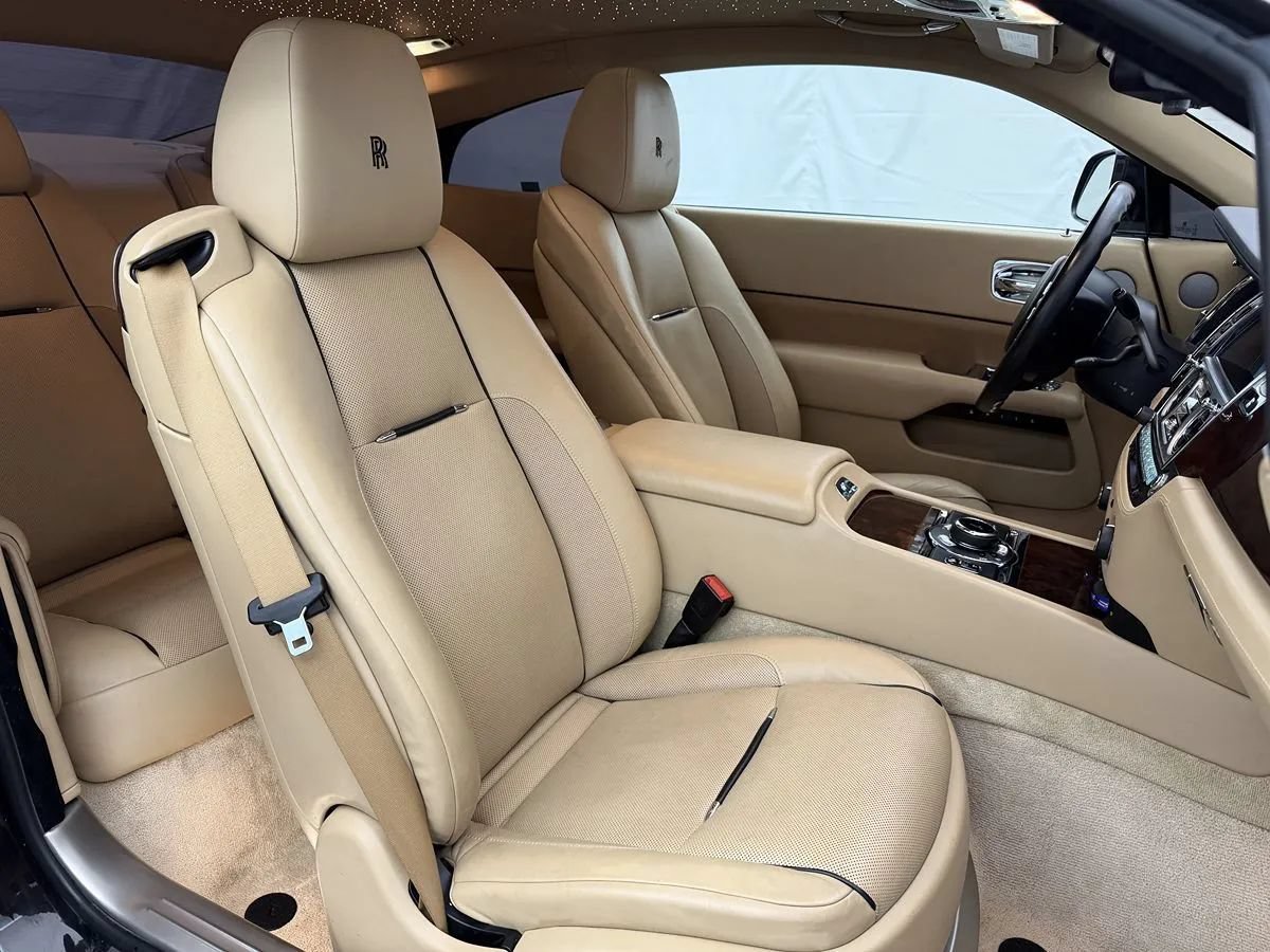 Used 2016 Rolls-Royce Wraith RWD image 28