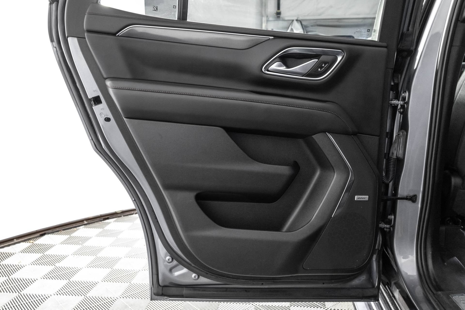 Used 2022 Chevrolet Tahoe RST w/ Luxury Package AWD/4WD image 40
